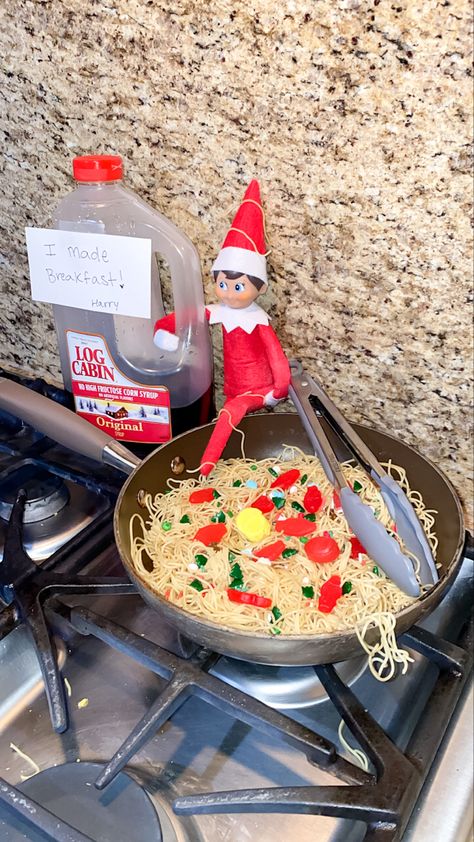 Sleepover Elf On The Shelf, Elf On The Shelf Breakfast Ideas, Elf On The Shelf Sleepover, Elf Breakfast Ideas, Spaghetti Breakfast, Elf Spaghetti, Elf On The Shelf Breakfast, Elf Breakfast, Stuff For Christmas