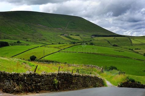 Pendle Hill. The Lancashire witches hill - Pendle Hill , #AFF, #Hill, #Pendle, #Lancashire, #hill, #witches #ad Bell Tent Glamping, Pendle Hill, Burnley Lancashire, Stone Farmhouse, Luxury Glamping, Family Tent Camping, Landscape Quilt, Uk Holidays, Family Tent