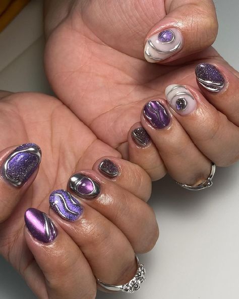 Nail Inspo Short Purple, Purple Nail Short, Purple Cat Eye Nail Designs, Cateye Nailart Korean, Cat Eye Short Nails, Whimsy Nails, Silver And Purple Nails, Short Purple Nail Designs, Short Cat Eye Nails