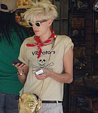 Agyness style Agyness Deyn, Feminine Aesthetic, Aesthetic Outfits, Short Hair Styles, Outfit Inspirations, Outfit Inspo, Hair, Clothes