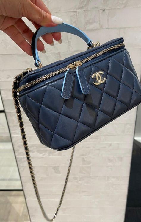 Blue Chanel Bag, Jewelry Logo Ideas, Chanel Bag Outfit, Chanel Mini Bag, Chanel Vanity, Bag Obsession, Jewelry Logo, Chanel Mini, Vanity Case