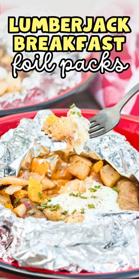 How to make lumberjack foil packets for breakfast Bonfire Treats, Breakfast On The Grill, Egg Bake Breakfast, Grill Packets, Foil Meals, Breakfast Egg Bake, Campfire Dinners, Bake Breakfast, Foil Pack Dinners