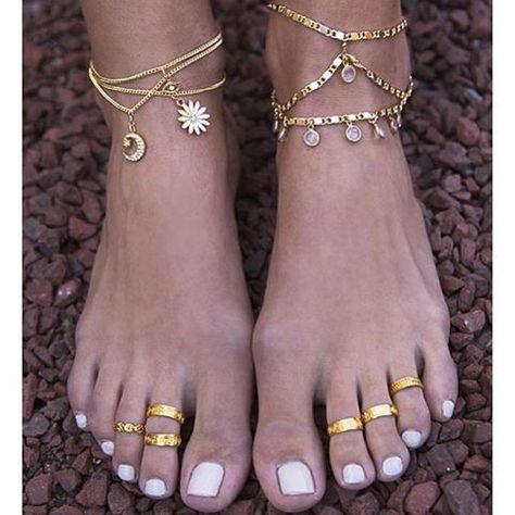 Golden ✨@natamals @vidakush Jóias Body Chains, Ankle Jewelry, Estilo Hippie, Jewelry Advice, Ankle Chain, Silver Anklets, Foot Jewelry, Anklet Jewelry, Toe Rings