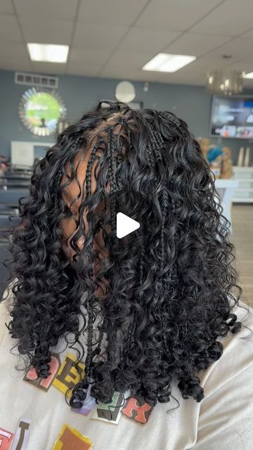 B E T T Y  Bella B R A I D S on Instagram: "Knotless boho braids 2247953104  #bohobraids #shortknotlessbraids #humanhairbraids #detroithairstylist" Knotless Boho Braids, Boho Braided Hairstyles, Curly Braids, Curly Crochet Hair Styles, Mohawk Braid, Hair Tint, Mohawk Hairstyles, Quick Braided Hairstyles, Mens Braids Hairstyles