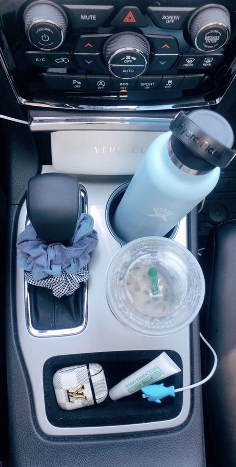 Girly Car Accessories, Car Deco, Girly Car, Dream Cars Jeep, Car Essentials, Car Goals, Foose, Cute Car Accessories, Car Inspiration