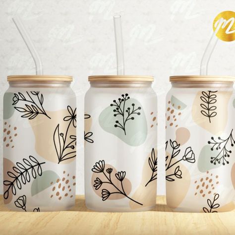 Sublimation Beer Can Glasses, Drawing On Glass Cups, Cricut Aesthetic, Line Flowers, Cricut Cups, Glass Tumbler Design, Boho Style Art, Cute Coffee Cups, Projets Cricut