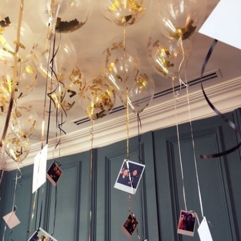 Balloons With Pictures Hanging, Photo Decorating Ideas Party, Photos On Balloon Strings, Polaroid Pictures Hanging From Balloons, Balloons With Photos Attached, Balloon With Pictures Hanging, Balloon Pictures Hanging, Pictures Hanging On String, Pictures Hanging From Balloons