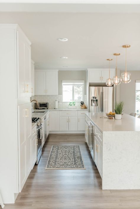 My Dream Kitchen, Small White Kitchens, Open Concept Kitchen Living Room, Classic Kitchen, Gold Kitchen, White Kitchen Design, Modern Kitchen Design Open Concept, White Modern Kitchen, Open Concept Kitchen