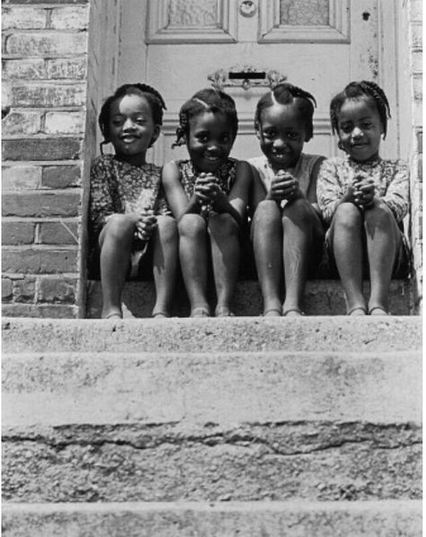 Black Ancestry, American Photo, Four Sisters, Vintage Black Glamour, Black Photography, Photo Style, Black Families, Vintage Life, African American History