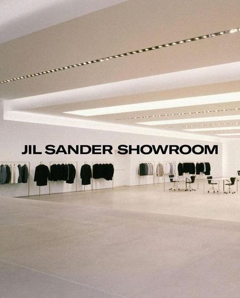 ARCHIVED on Instagram: "Jil Sander Showroom in Milan, Italy Located on the main piazza in front of the landmark Castello Sforzesco, the Jil Sander worldwide showroom and fashion atelier occupies the 5th floor of a restructured 19th-century palazzo and theater. The Milan headquarters houses design production facilities, offices, showroom and sales spaces, as well as a large flexible theater space for the collection and press show events." Fashion Showroom Design, Fashion Show Set Design, Office Showroom, Jill Sander, Fashion Atelier, Fashion Showroom, Clothing Store Interior, Fashion Career, Houses Design