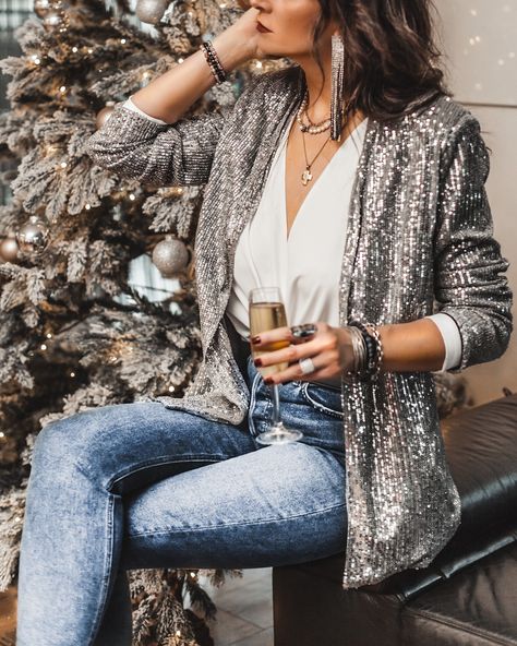 Glitter Jacket Outfit, Sequin Blazer Outfit Party, Sequence Blazer Outfits, Silver Shirt Outfit, Sparkly Blazer Outfit, Silver Blazer Outfit, Silver Jacket Outfit, Sequin Jacket Outfit, Sequin Blazer Outfit