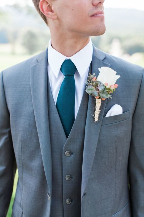 Spring groom outfit idea - gray suit with teal necktie + white boutonniere {Photo by @katienesbitt} Teal Groomsmen, Spring Groom, White Jeans For Men, Teal And Grey Wedding, White Tuxedo Wedding, Boutonniere White, Teal Suit, Groom's Boutonniere, Groomsmen Grey