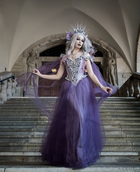 Katrin, Alt model, Witch on Instagram: “*Werbung ⠀ I love #pastel and all shades of violet as much, as I love total black looks 🖤💜 and I hope, it suits me as well😏 It was #wgt…” Mysterious Dress, Haute Goth, Masquerade Ball Gowns, Elven Queen, Elven Dress, Feather Gown, Fantasy Clothes, Witch Moon, Doll Design