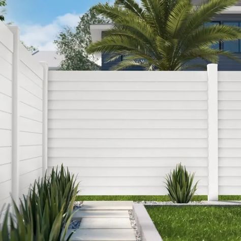 The Best Ways To Add Privacy To Your Garden – Comfort Spring #gardening #gardendesign #landscape #fences #privacy #shrubs #trees #privacyscreens #curtains Aluminum Privacy Fence, Gold Barrette, Fencing Options, White Vinyl Fence, Fence Options, Vinyl Fencing, Fence Post Caps, Solar Post Caps, Gate Kit