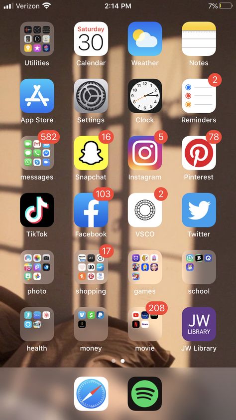 Iphone Apps Must Have, Apps Must Have Iphone Aesthetic, Apps You Should Have On Your Phone, Location Names For Home Iphone, What Is On My Iphone, Homescreen App Layout, Organize Phone Apps Iphone, Iphone Settings, What’s On My Iphone