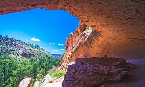 How To Have The Best Day Of Santa Fe Hiking | Casa Escondida Bed & Breakfast Santa Fe Hiking, New Mexico Hiking, Santa Fe New Mexico Winter, New Mexico Mountains, New Mexico Hiking Trails, Jemez Mountains New Mexico, Santa Fe National Forest, Beginner Hiker, Taos Ski Valley