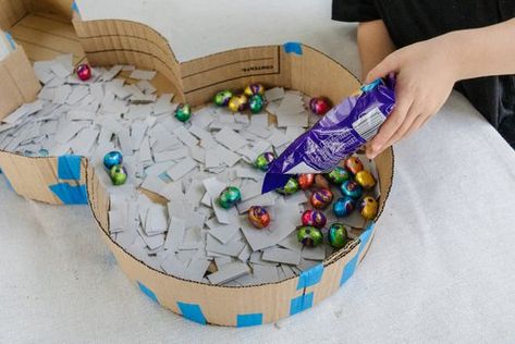 How To Make An Easter Bunny Piñata — Smør Home Easter Piñatas Ideas, Easter Pinata Ideas, Easter Pinata, Easter Craft Projects, Easter Surprise, Piñata Ideas, Diy Pinata, Pen Craft, Tape Painting