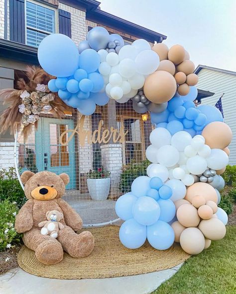 15 Ideas Para Decorar Fiestas Con Globos Al Aire Libre | Manualidades eli Torturi Baby Shower, Teddy Bear Baby Shower Theme, Baby Shower Garcon, Bear Baby Shower Theme, Idee Babyshower, Baby Boy 1st Birthday Party, Baby Shower Theme Decorations, Baby Shower Deco, Outdoor Baby Shower