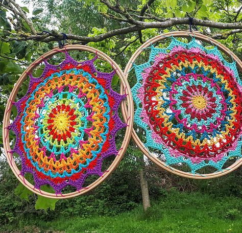 Summer Mandala, Book Crochet, One Skein Crochet, Crochet Shawl Free, Crochet Dreamcatcher, Fiber Crafts, Mandala Patterns, Design Crochet, Romeo Santos