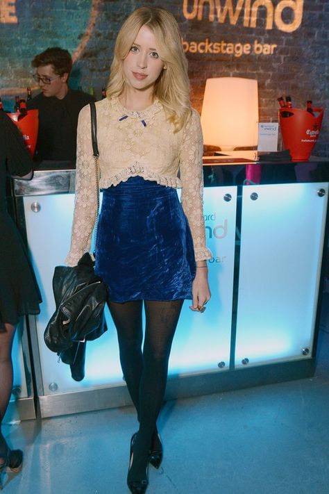 Peaches Geldof - velvet Velvet Shorts Outfit, Velvet Skirt Outfit, Blue Velvet Skirt, Peaches Geldof, Nick Grimshaw, Bob Geldof, Celebrity Style Icons, Winter Fashion Outfits Casual, Velvet Skirt