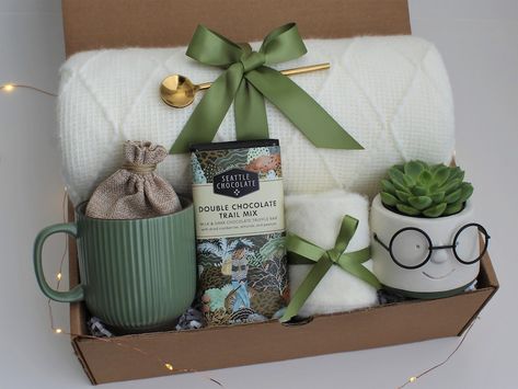 Thank You Gift Box For Men And Women Hygge Gift Box Employee - Etsy.de Gift Basket For Him, Hygge Gift Basket, Gift Basket For Her, Happy Holiday Gifts, Gift Baskets For Him, Valentine's Day Gift Baskets, Hug Gifts, Tea Gift Box, Hygge Gifts