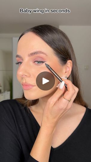 85K views · 2K reactions | Try the V method for easy baby liner👇

1. Start by using a soft kohl pencil and drawing a tiny V on the outer part of the eye. 

2. Use your nail or angled brush to drag out the liner from the lower lash line 

3. Set with eyeshadow or trace back with liquid liner if needed 

Will you give it a try? 🤔

Products used:
@hildunbeauty Noir eye kajal
@thebkbeauty 208 brush 

Eyeliner- baby liner- winged liner- winged liner tutorial- easy winged liner- winged liner for beginners | ASTA Jurksaite - Makeup Artist | Disclosure · You & Me (Rivo Remix) Liner For Beginners, Winged Liner Tutorial, Eye Kajal, Parts Of The Eye, Makeup Mistakes, Angled Brush, Winged Liner, Lower Lashes, Liquid Liner