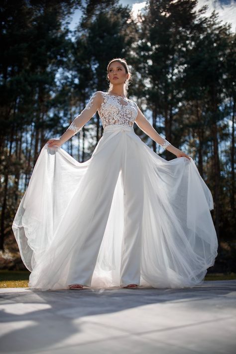 Wedding jumpsuit with detachable skirt Jumpsuit With Detachable Skirt, Detachable Tulle Skirt, Jumpsuit Wedding Dress, Jumpsuit Wedding, Bride Jumpsuit, Detachable Skirt, Bridal Jumpsuit, Wedding Jumpsuit, Bridal Stores