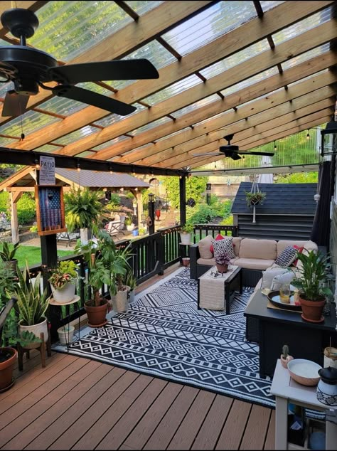 Backyard Makeover, Back Deck, Small Garden Design, Backyard Projects, Patio Designs, Backyard Patio Designs, Deck Ideas, Back Patio, Diy Backyard