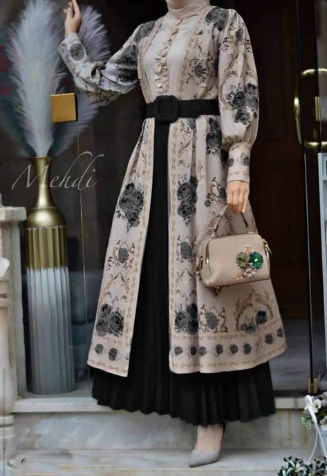 New Model Dress For Muslim, Batik Dress Modern Simple, Dress Batik Hijab, Batik Simple, Dress Batik Modern, Pretty Formal Dresses, Mix And Match Outfits Hijab, Batik Dress Modern, Cute Korean Fashion