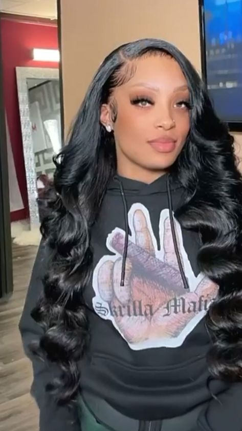 Middle Part Loose Deep Wave, Old Hollywood Hairstyles, Bob Frontal, Hollywood Hairstyles, Sew In Curls, Black Girls Hairstyles Weave, Frontal Lace Wig, Lace Front Bob, Weave Ponytail Hairstyles