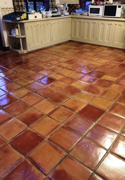 Terracotta Kitchen Tiles, Terracotta Kitchen Floor, Spanish Kitchen Decor, Mexican Terracotta, Mexican Tile Floor, Terracotta Kitchen, Saltillo Tile Floor, French Tile, Terracotta Floors