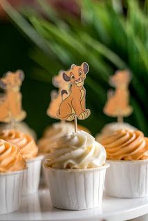 10 ideas para decorar Fiesta del Rey León Lion King Cricut Projects, Simba Birthday Decorations, Simba And Nala Birthday Party, Simba Decorations Party Ideas, Re Leone Party, Nala Birthday Party Ideas, Lion King 2nd Birthday Party Ideas, Lion King Birthday Party Ideas Girl, Simba Theme Birthday Party