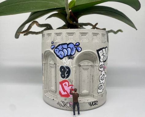 Graffiti Planter, Weird Planters, Pop Art Furniture, Custom Planters, Concrete Planter, Poured Concrete, Unique Planter, Ceramics Pottery Art, Art Street