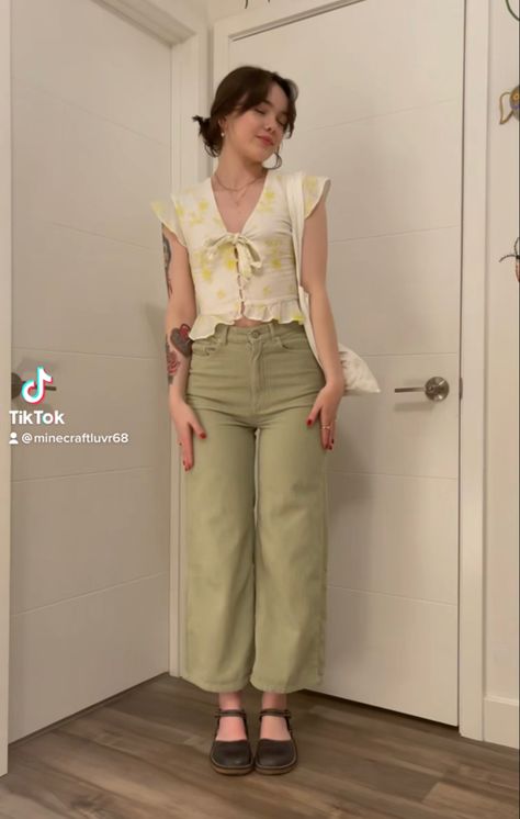 Gen Z Summer Outfits, Gen Z Style, Gen Z Outfits, Yellow Top Outfit, Fashion Fits, Looks Vintage, Spring Summer Outfits, Cute Fashion, Outfits Casuales