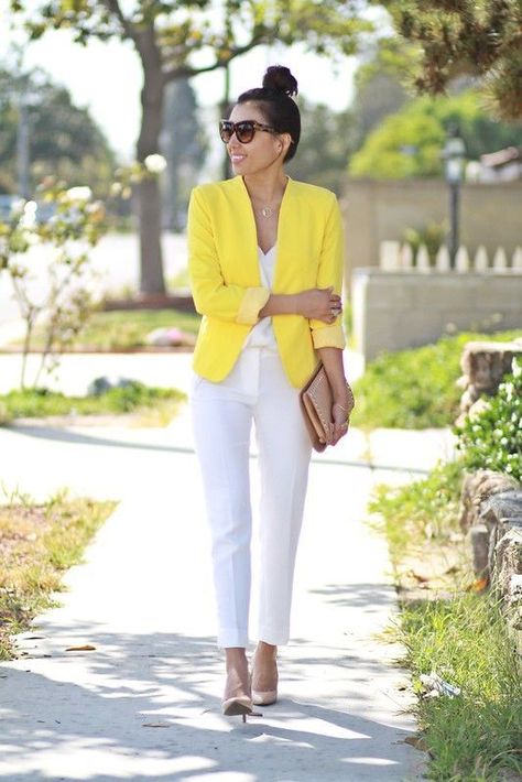 Yellow Jacket Outfit, Yellow Blazer Outfit, Coachella Inspired Outfits, Trendy Outfits For Women, Autumn Lookbook, Outfit Office, Work Outfit Office, Blazer Outfits For Women, Cardigan Outfit