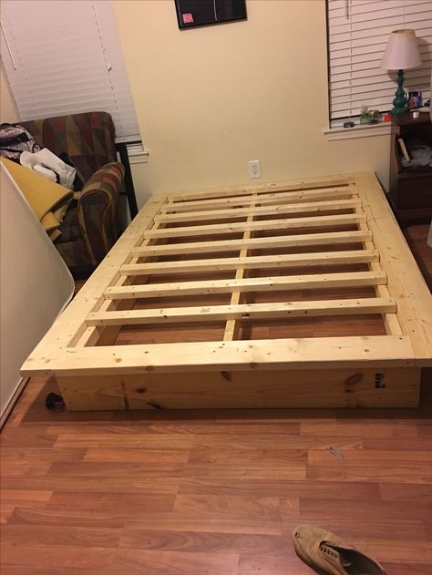 Homemade bed frame Homemade Twin Bed Frame, Full Bed Frame Diy, Cinder Block Bed Frame, Wooden Bed Frame Diy, Diy Modern Bed, Cool Bed Frames, Bedframe Ideas, Homemade Bed Frame, Sturdy Bed Frame