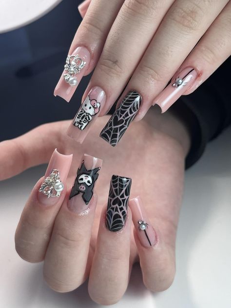 Kuromi And Hello Kitty Nails, Nails Design Hello Kitty, Hello Kitty And Kuromi Nails, Kurumi Nails, Kuromi Nails Short, Kuromi Nails Acrylic, Black Hello Kitty Nails, Uñas Kuromi, Nails Kuromi