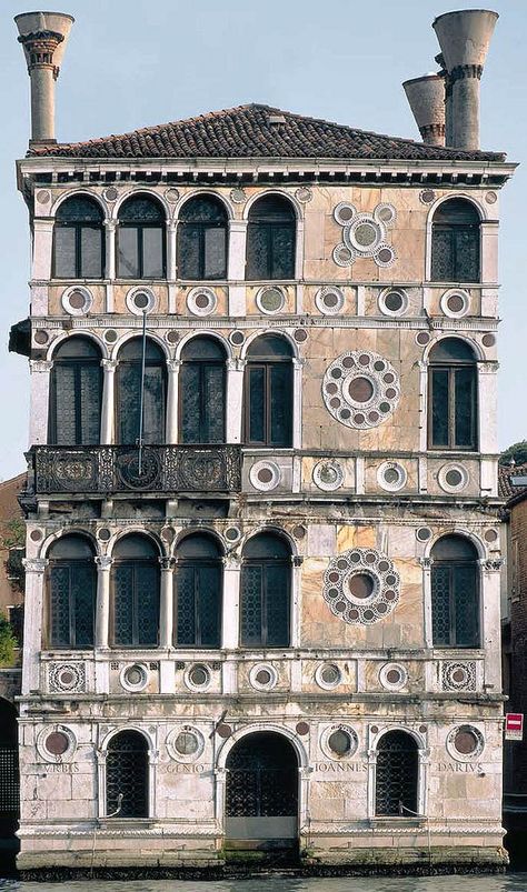 Italia Venezia Pietro Lombardo, Palazzo Dario, 1487 | par arthistory390 Italian Architecture, Venice Travel, Voyage Europe, Grand Canal, Visit Italy, Northern Italy, Old Building, Historical Architecture, Beautiful Buildings