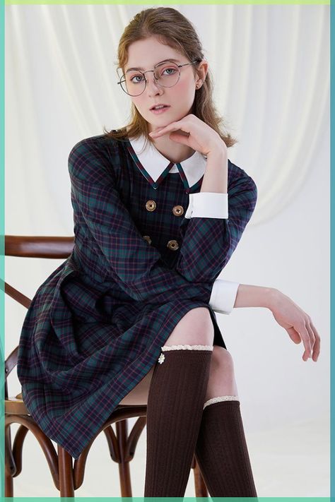 Preppy Style Outfits Womens Fashion, Saint Trinians, Preppy Fashion Style, Modern Preppy Style, Lexi Howard, Preppy 90s, Preppy Dress, Miss Patina, Kate Garraway