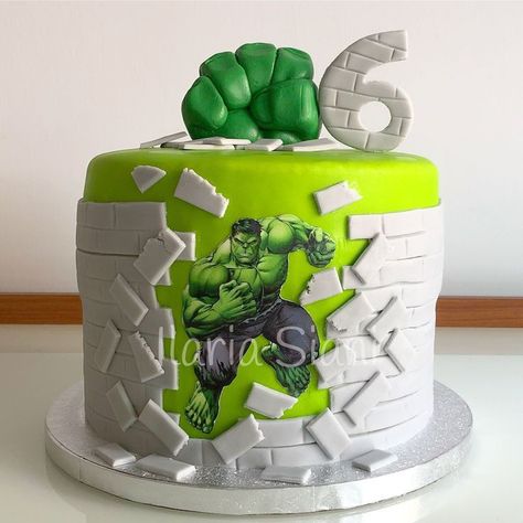 The Hulk Birthday Cake, Cake Hulk Birthday, Hulk Cakes For Boys, Hulk Pasta, The Hulk Cake, Hulk Cake Ideas, Hulk Smash Party, Hulk Smash Cake, Hulk Birthday Cake