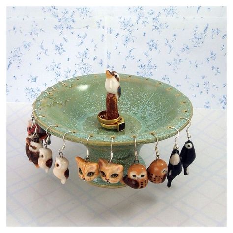 Earring Holder Pottery, Cermic Earrings, Clay Crafts Earring Holder, Earing Holder Ceramic, Ceramics Earring Holder, Earring Clay Holder, Earring Holder Ceramic, Ceramics Ring Holder, Ceramic Ring Holder Pottery