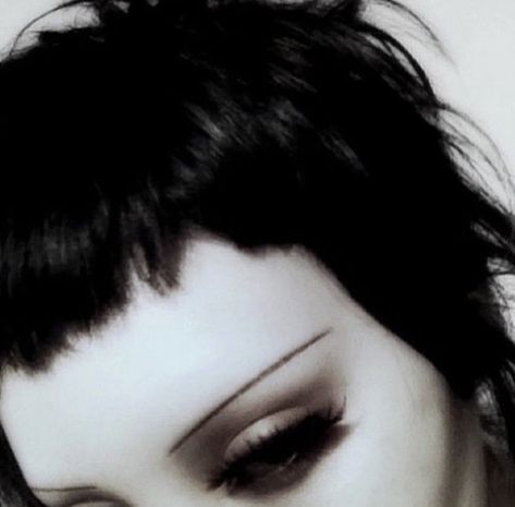 Goth Eyebrows, Unconventional Makeup, Shave Eyebrows, Bla Bla Bla, Punk Makeup, Baby Bangs, How To Draw Eyebrows, Swag Makeup, Cool Makeup Looks