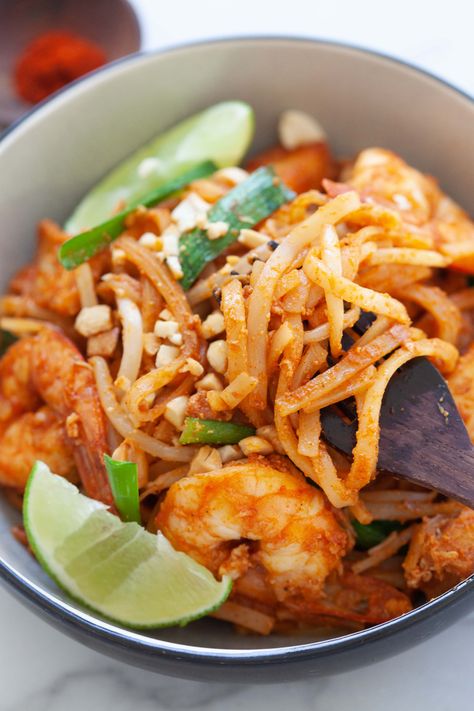 Pad Thai - The BEST Pad Thai Recipe - Rasa Malaysia Pad Thai Sauce Recipe, Spicy Pad Thai, Thai Sauce Recipe, Best Pad Thai Recipe, Best Pad Thai, Rice Sticks, Thai Pad, Pad Thai Sauce, Thai Sauce