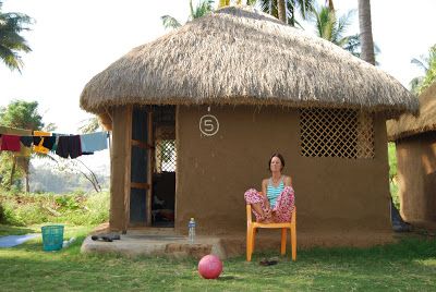 Little fish, Big pond - Tokyo: Mud Hut #5 Mud Huts Indian, Hut House Indian Village, Hut House Indian, Small Mud House, Village Pic, Mud Houses, Hampi India, African Hut, Big Pond