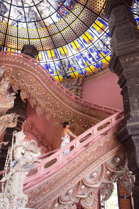 10 Things to Do in Bangkok Thailand that are Totally Instagrammable Erawan Museum Bangkok Thailand, Living In Thailand Aesthetic, Bangkok Photo Ideas, Bangkok Thailand Aesthetic, Bangkok Thailand Photography, Bangkok Instagram, Bangkok Aesthetic, Erawan Museum, Pink Places