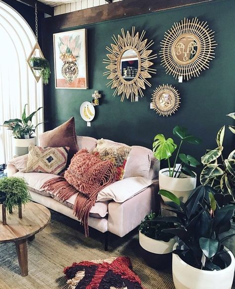 Bohemian Style Living Room, Bohemian Style Living, Interior Boho, Design Salon, Glam Decor, Style Deco, Design Del Prodotto, Boho Interior, Crown Molding