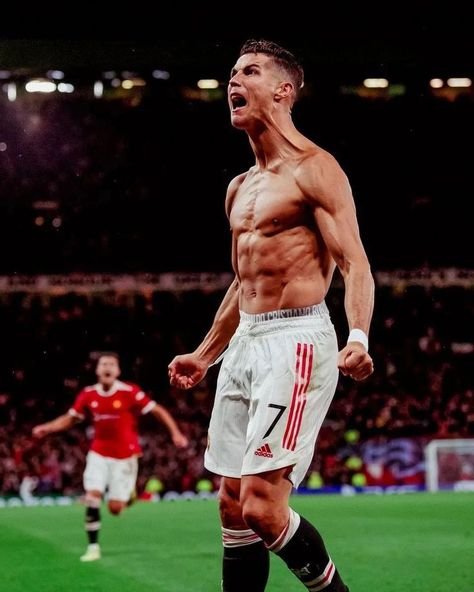 Ronaldo Happy, Ronaldo Body, Goldberg Wwe, Cristiano Ronaldo Shirtless, Cristiano Ronaldo Hairstyle, Ole Gunnar Solskjaer, Cristino Ronaldo, Johnny Depp Pictures, Manchester United Fans