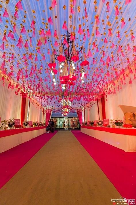 Fond Studio Photo, Indian Wedding Decorations Receptions, Eternal Knot, Themed Wedding Decorations, Wedding Hall Decorations, Wedding Background Decoration, Wedding Entrance Decor, Wedding Stage Design, Personalized Wedding Decor