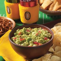 Rotel Guacamole Recipe, Guacamole Dip Recipes, Easy Guacamole Recipe, Rotel Recipes, Buzzer Beater, Guacamole Recipe Easy, Ready Set Eat, Avocado Creme, Guacamole Salsa