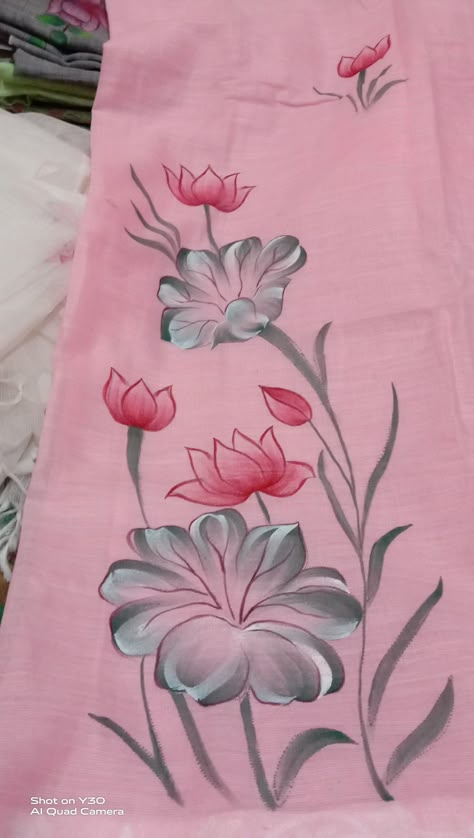 لباس Fabric Painting Flowers, Candle Painting Art, Fabric Colour Painting, Saree Painting Designs, Fabric Paint Diy, Painting Flowers Tutorial, Stencil Fabric, Fabric Painting Techniques, Saree Painting